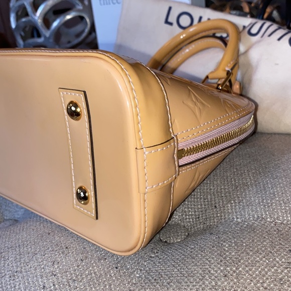 LOUIS VUITTON Vernis Alma BB Rose Ballerine Bag - Picture 8 of 15